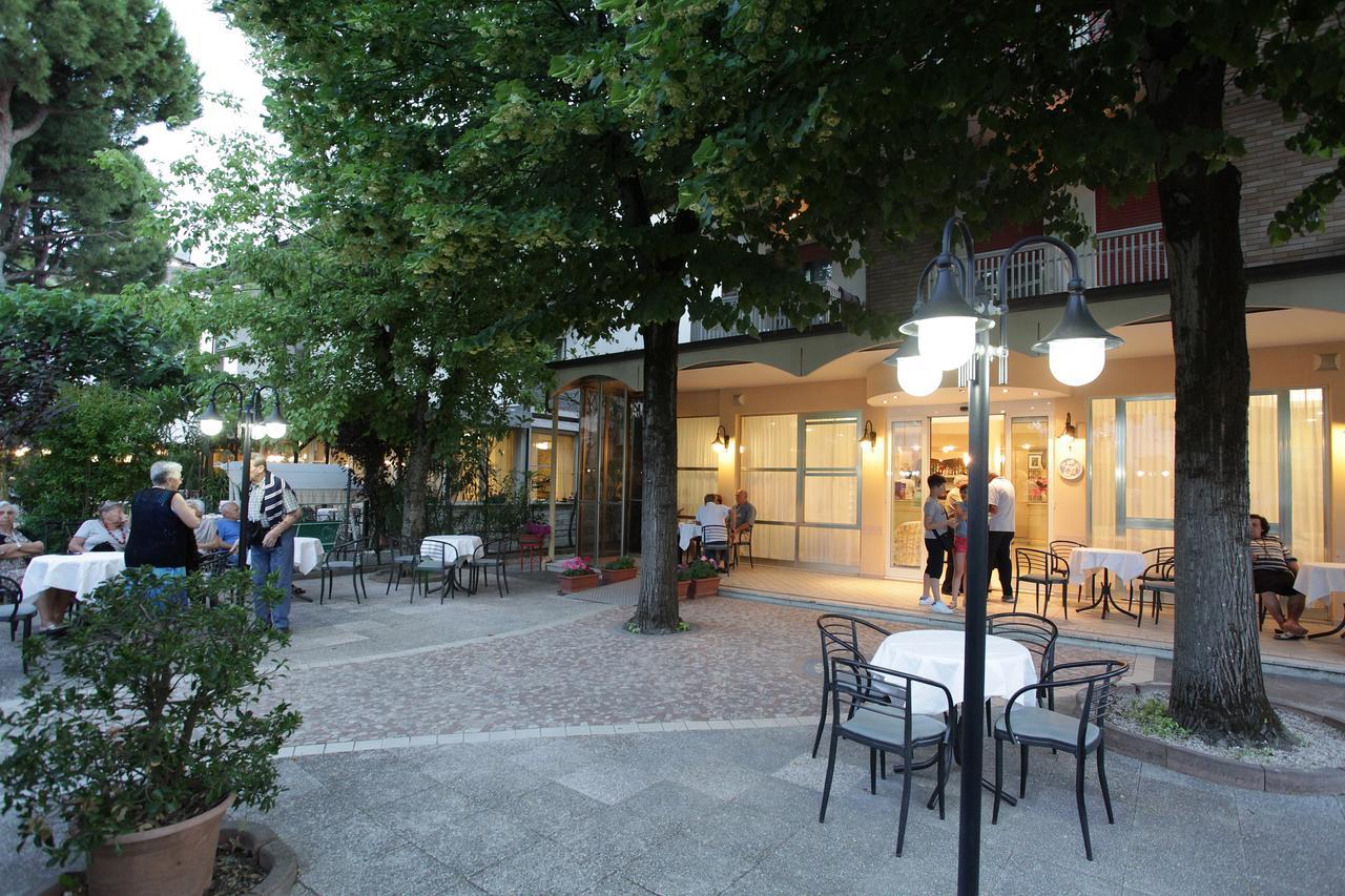 Hotel Santa Maria Cervia Exterior foto