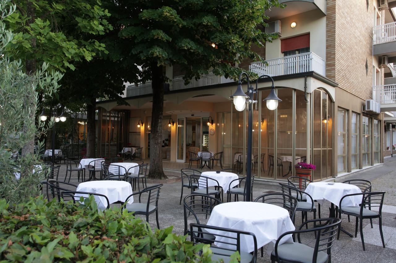 Hotel Santa Maria Cervia Exterior foto